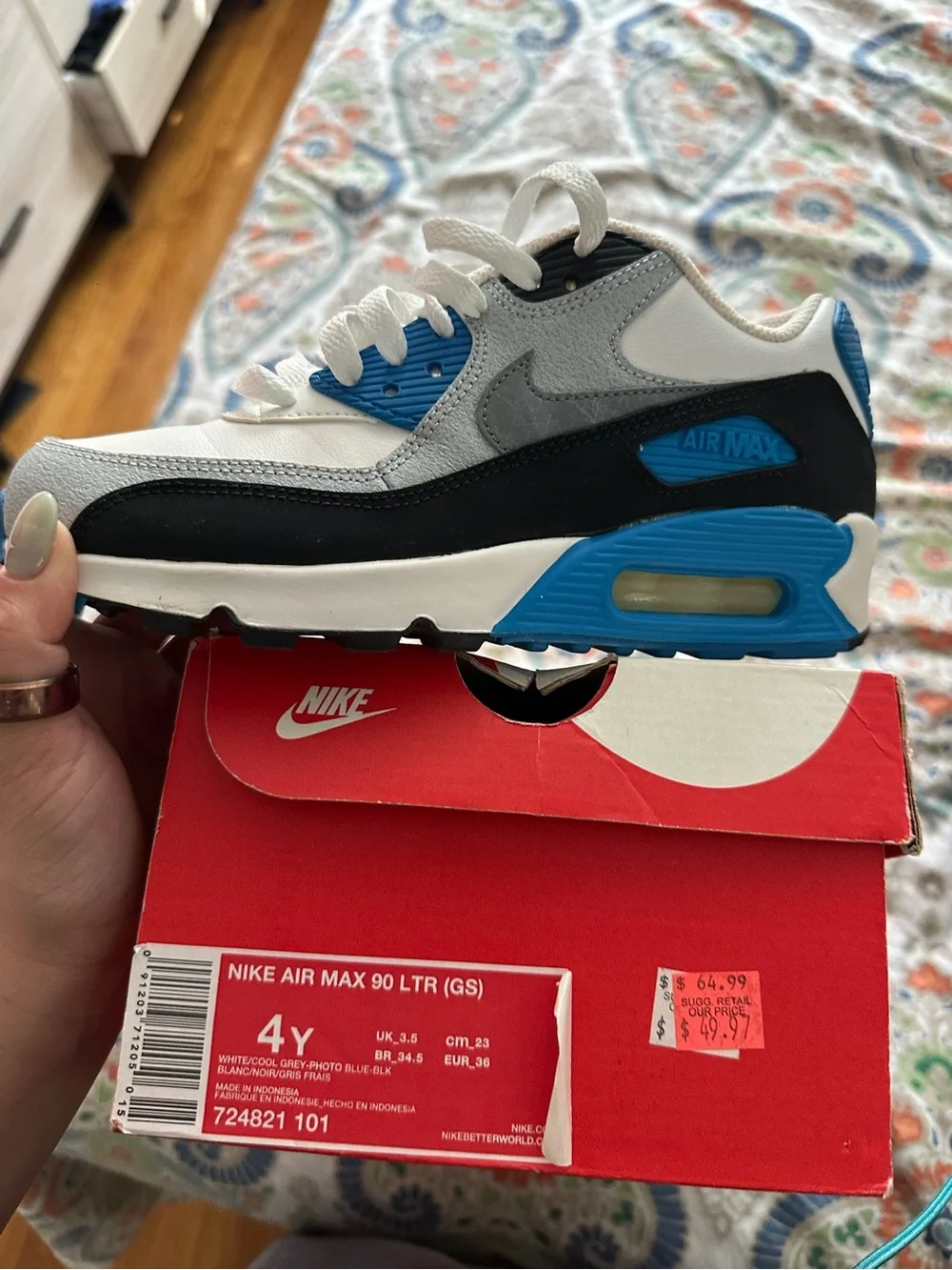 Nike Air Max 90 in White, Black & Blue